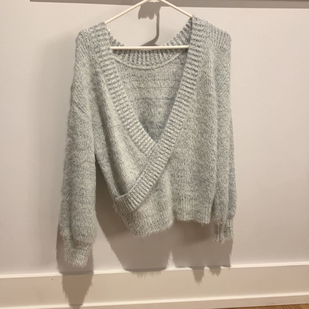 Reversible sweater. - Picture 2 of 2